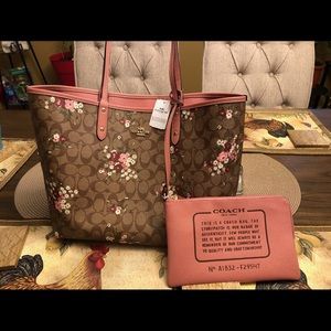 New Coach Floral Tote 🌸🌺
